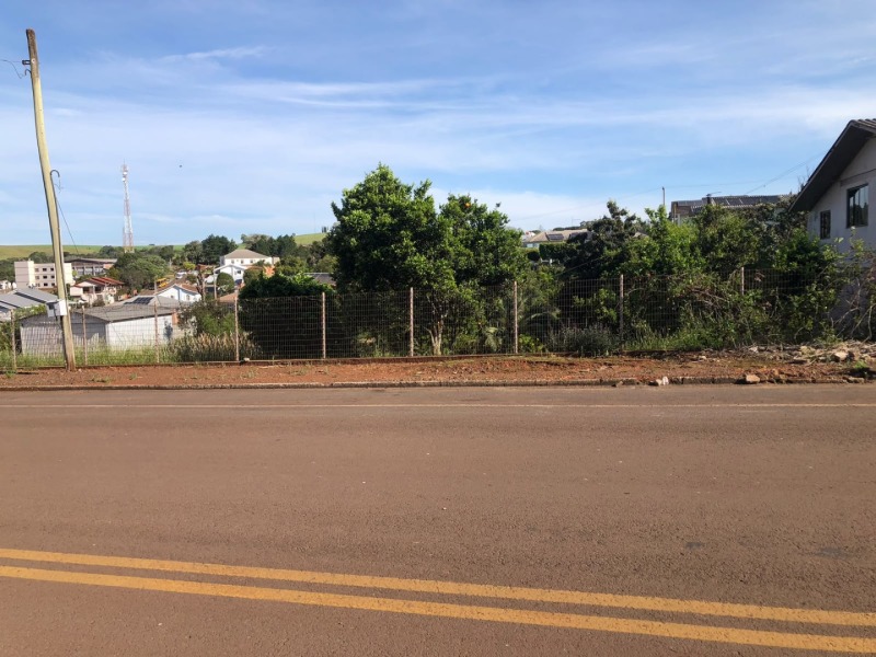 TERRENO URBANO CONSISTENTE DA METADE LESTE DO LOTE URBANO Nº 23, da Quadra 13, com a área de 500,00m² em ÁUREA/RS