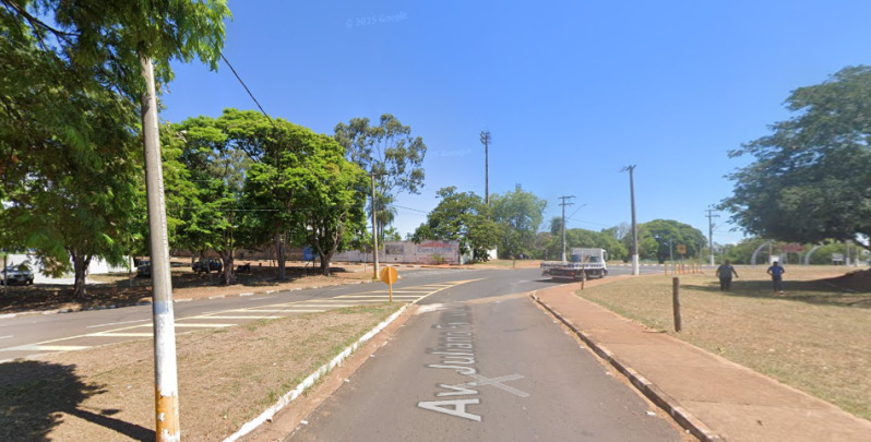 Imóvel com 6 chalés e piscina com área de 6.700,50m² em presidente epitácio/sp