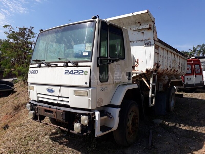 Ford Cargo 2422 E
