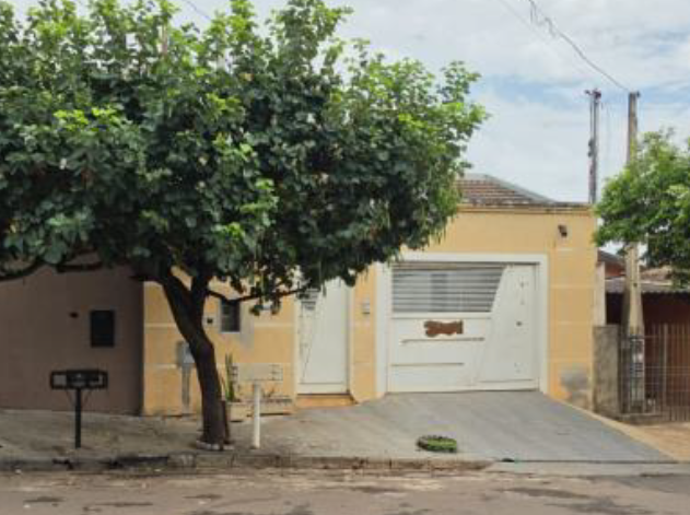 Valparaíso-SP. Centro. Rua Manoel Osório da Cruz, 471 (metade do Lt. 9 da qd. 36