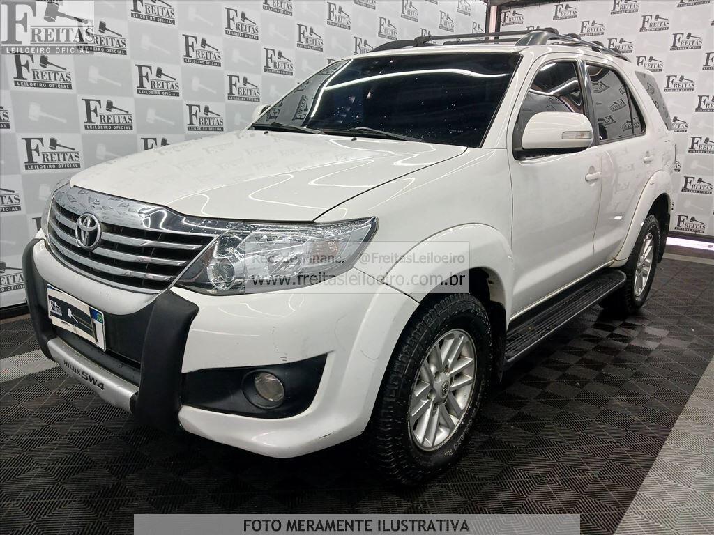 Toyota Hilux Sw4 4x2sr