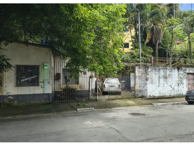 Casa c/ 200m² - Terreno c/ 746m² - São Paulo/SP
