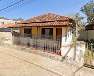 Casa - Centro - Piranguçu/MG