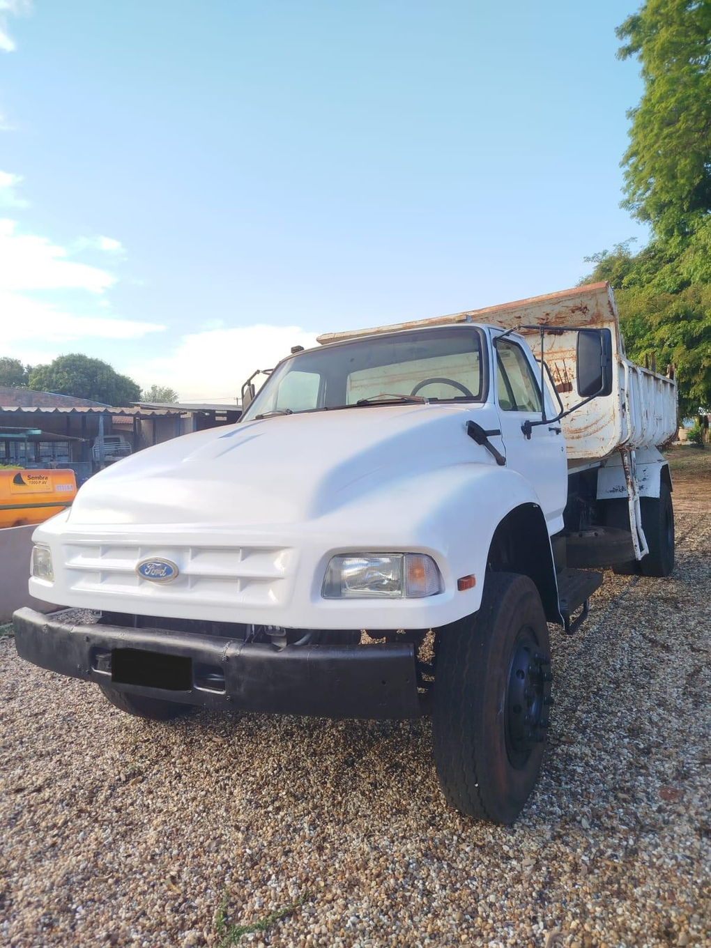 Ford F 14.000